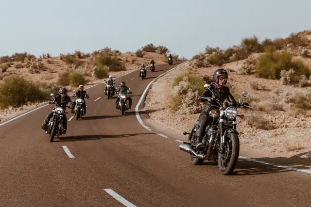 Royal Enfield Super Meteor 650, fotografie 2