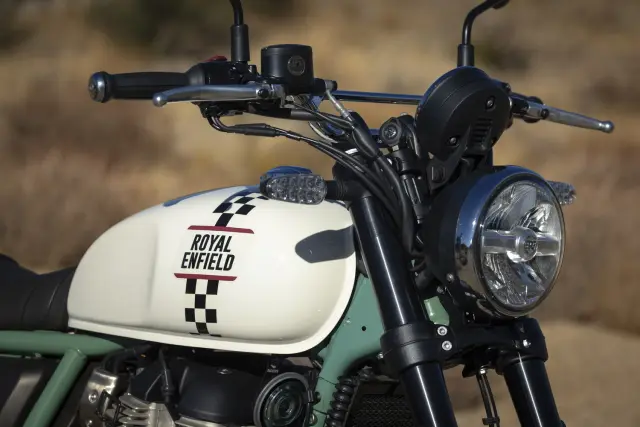 Royal Enfield Bear 650, fotografie 163