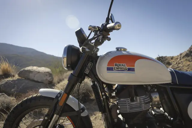 Royal Enfield Bear 650, fotografie 203