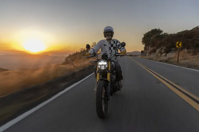Royal Enfield Bear 650, fotografie 57