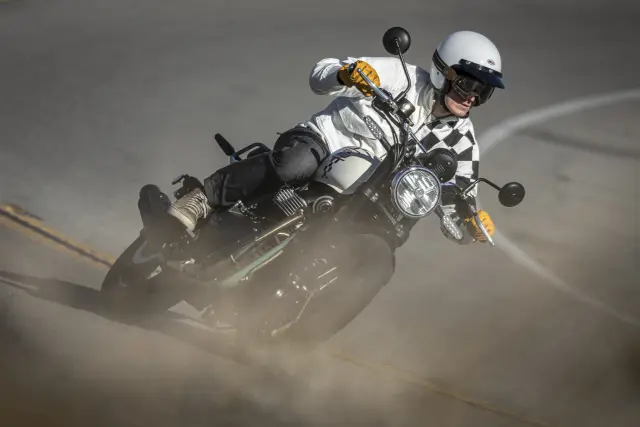 Royal Enfield Bear 650, fotografie 81