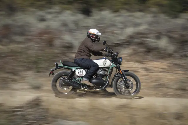 Royal Enfield Bear 650, fotografie 86