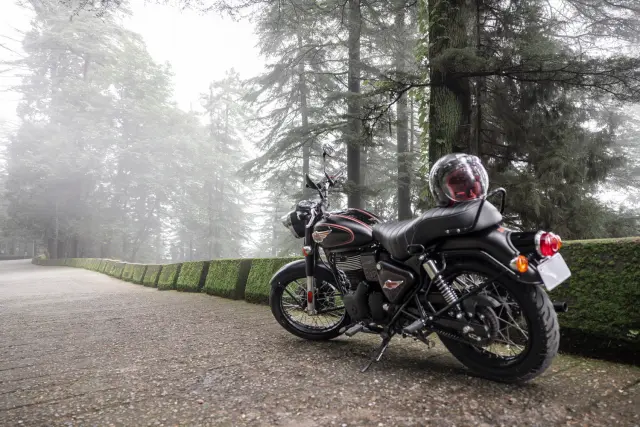 Royal Enfield Bullet 650, fotografie 1