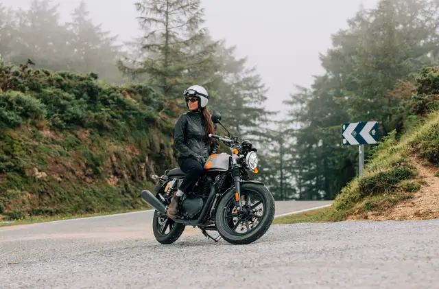 Royal Enfield Continental GT 650 na cestě
