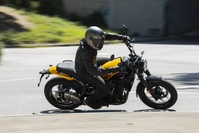 Royal Enfield Guerrilla 450, fotografie 15