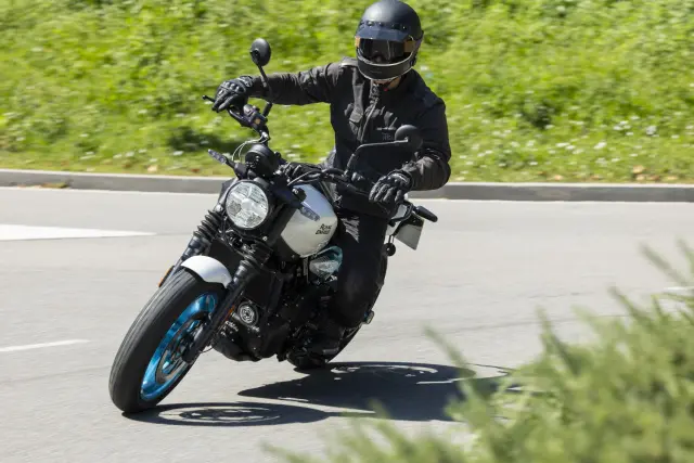 Royal Enfield Guerrilla 450, fotografie 24