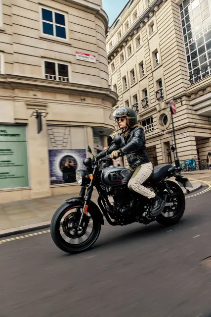 Royal Enfield Hunter 350, fotografie 33