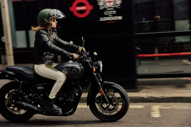 Royal Enfield Hunter 350, fotografie 39