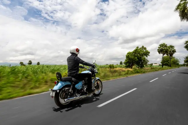 Royal Enfield Meteor 350, fotografie 17