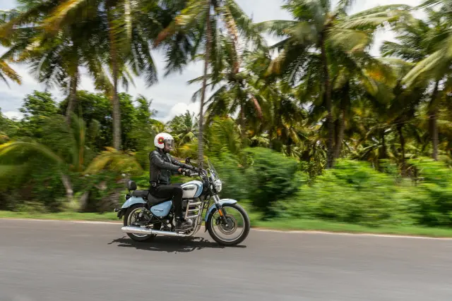 Royal Enfield Meteor 350, fotografie 32
