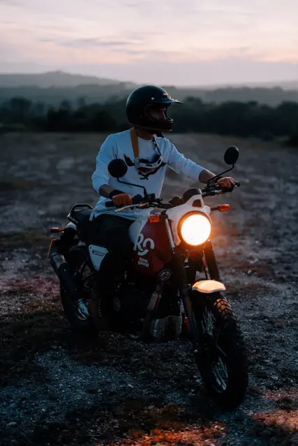 Royal Enfield Scram 411, fotografie 23