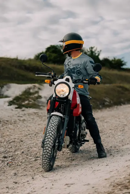 Royal Enfield Scram 411, fotografie 50