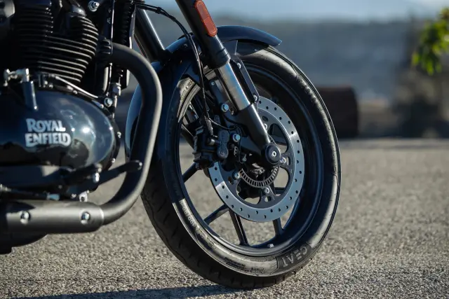 Royal Enfield Shotgun 650, fotografie 10