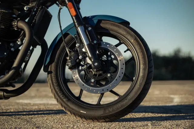 Royal Enfield Shotgun 650, fotografie 31