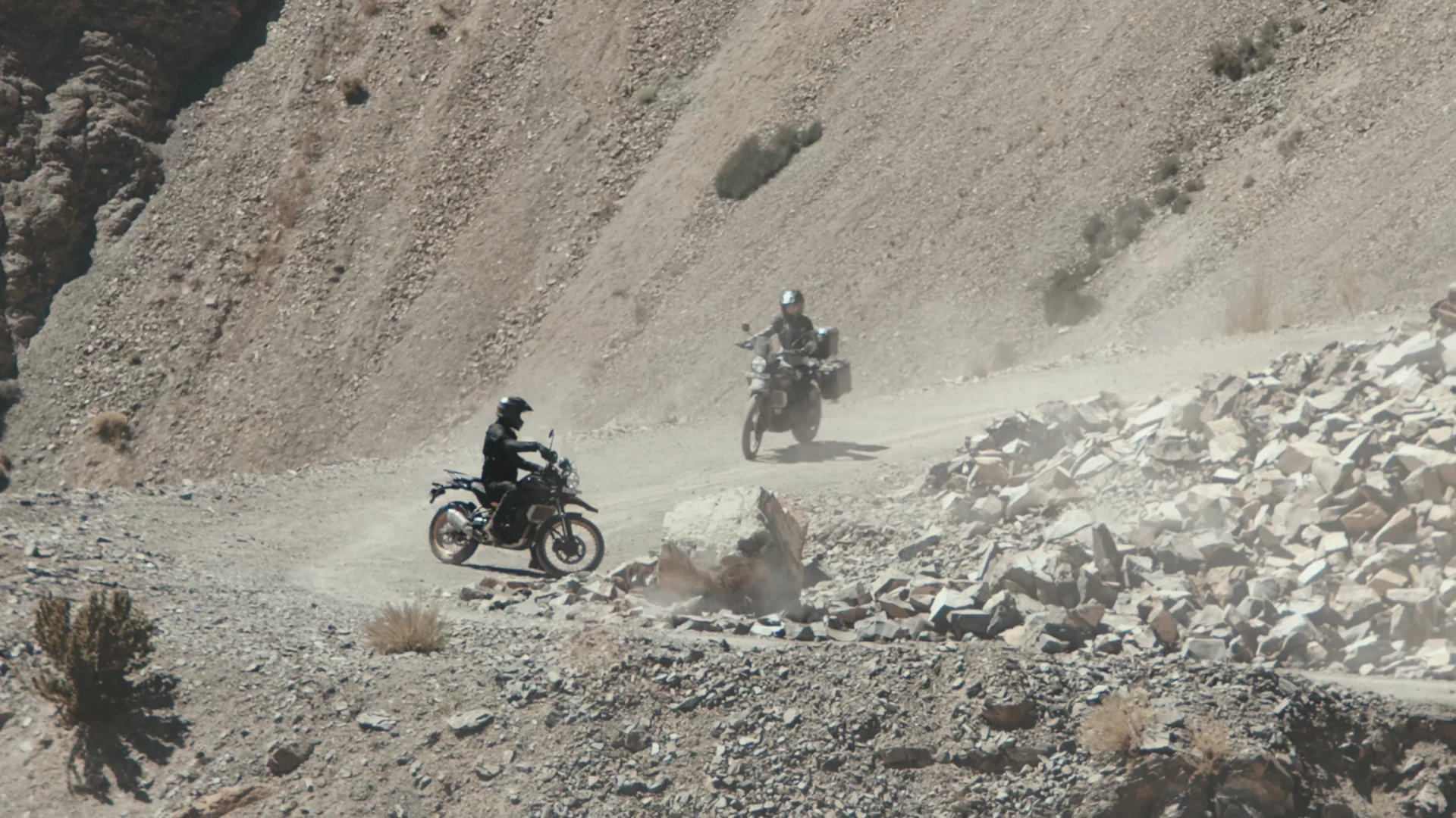 Himalayan 450 na nezpevněné cestě