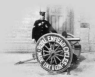 Royal Enfield 1893, dobová fotografie