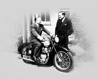Royal Enfield 1949, dobová fotografie