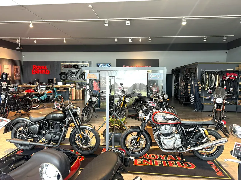 Celkový pohled do showroomu Royal Enfield GARAGE