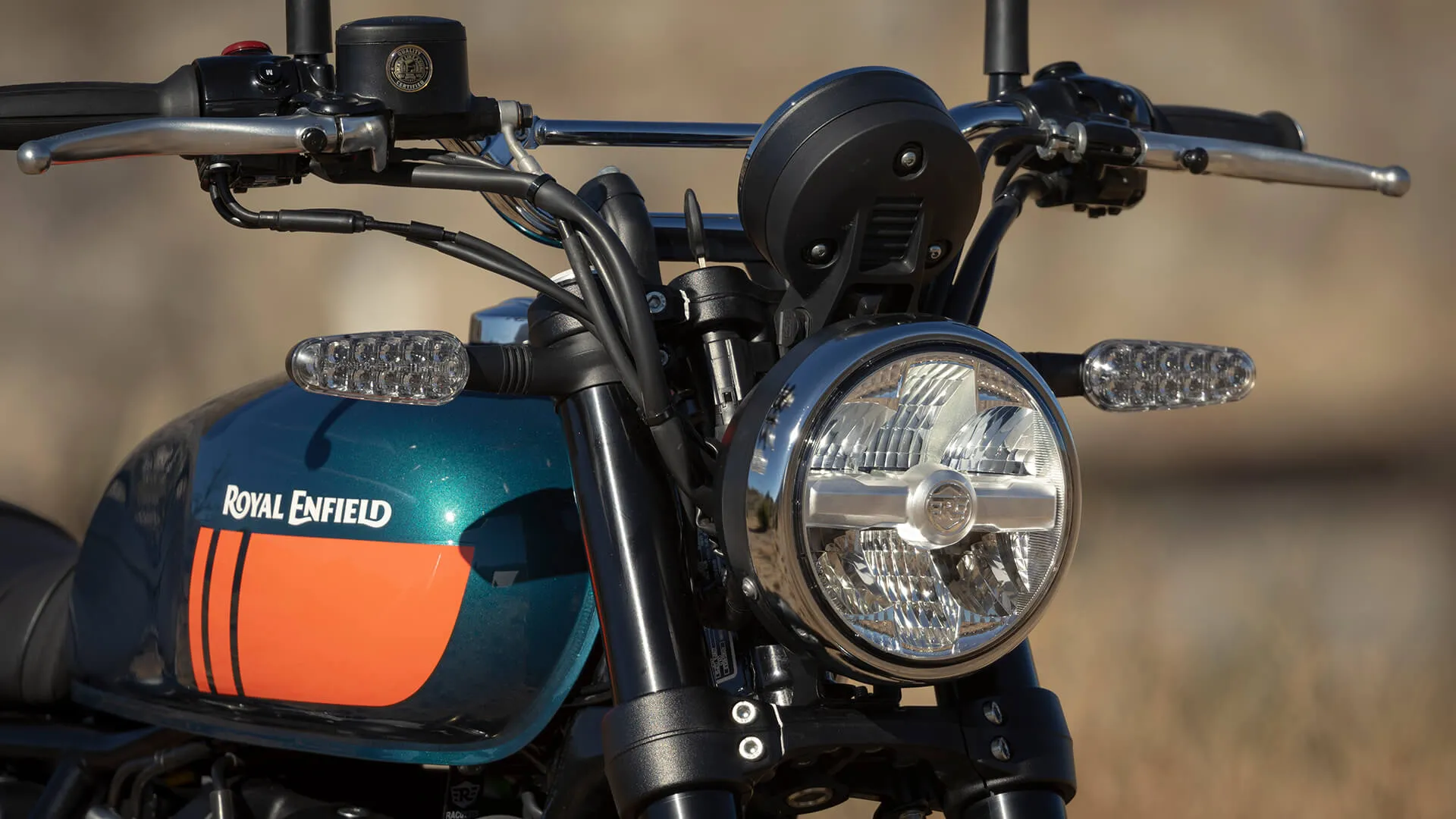 Royal Enfield Bear 650 na cestě – fotografie 1