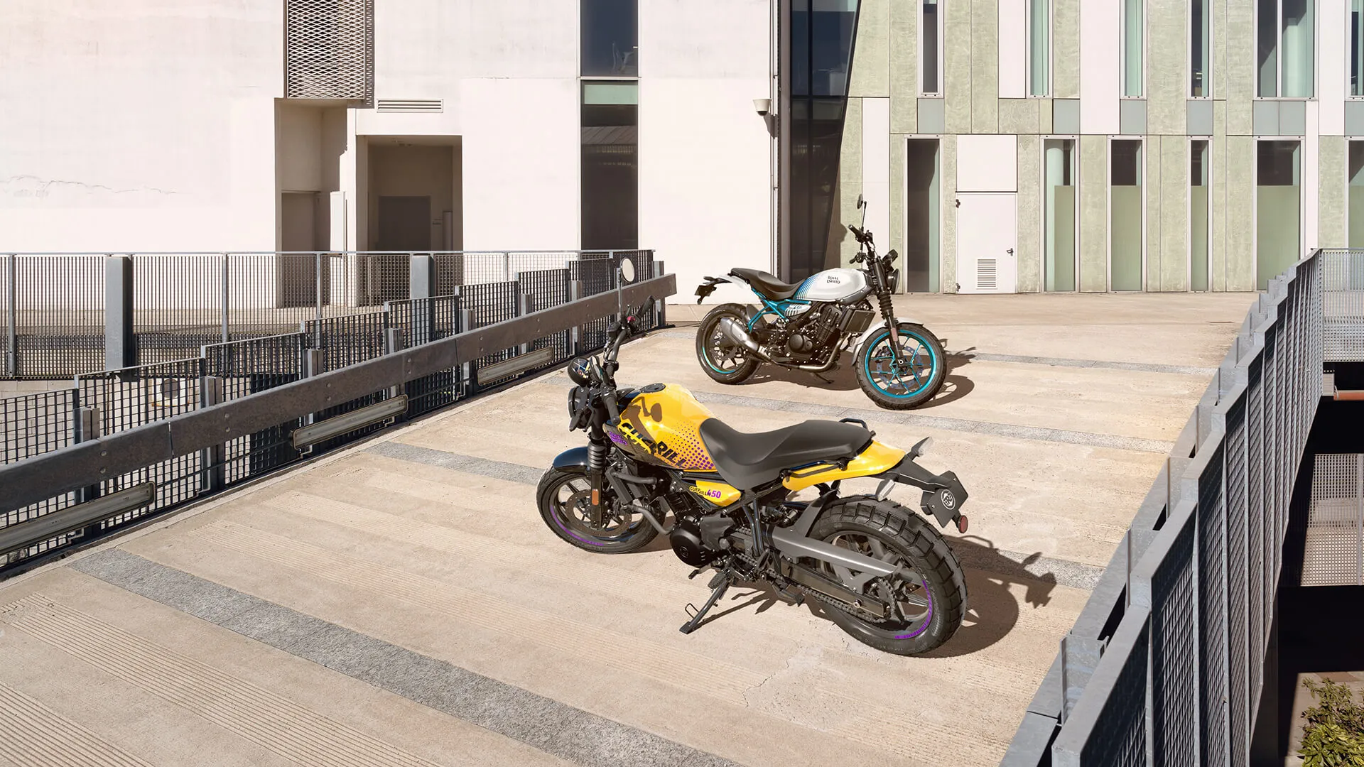 Royal Enfield Guerrilla 450 na cestě – fotografie 9