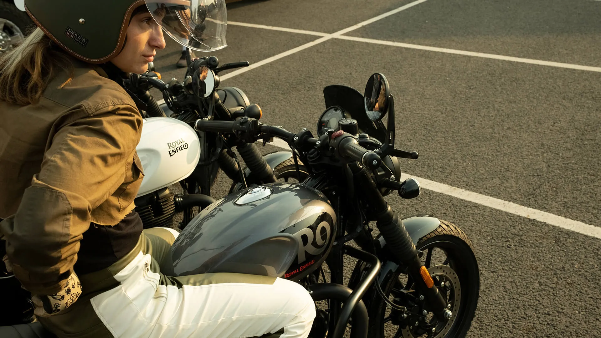 Royal Enfield Hunter 350 na cestě – fotografie 1