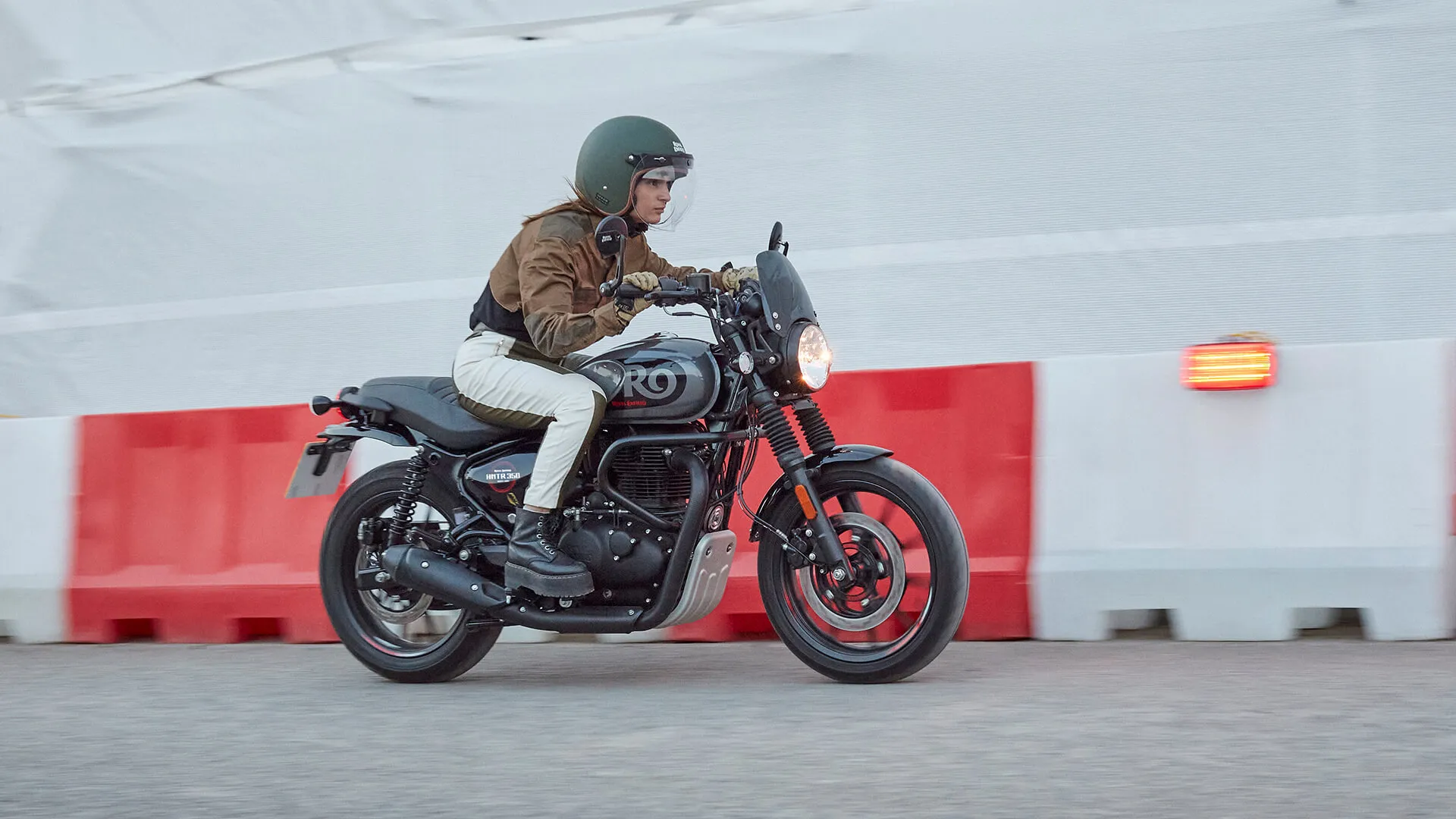 Royal Enfield Hunter 350 na cestě – fotografie 6