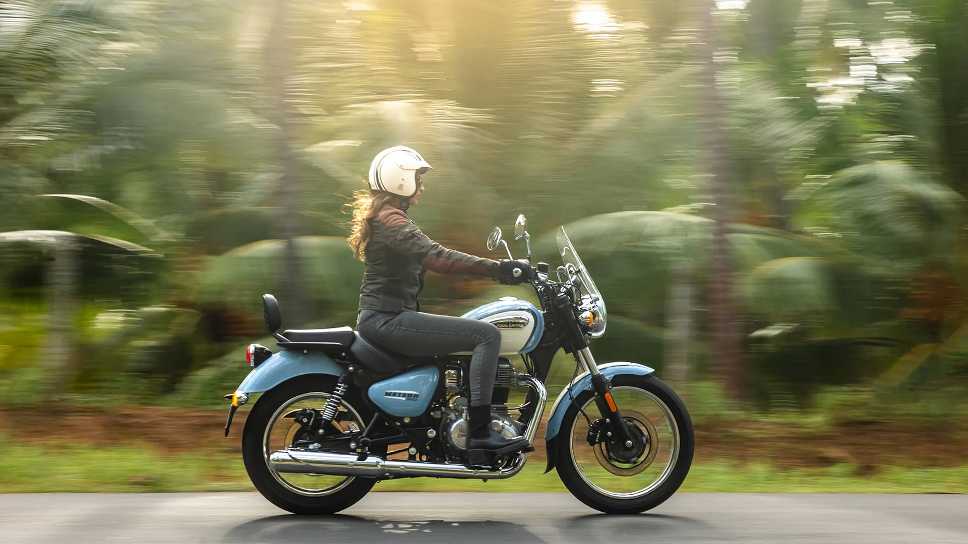 Royal Enfield Meteor 350 na cestě – fotografie 4