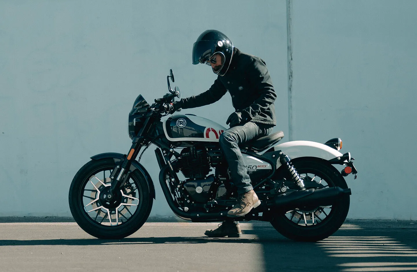 Royal Enfield Shotgun 650 na cestě – fotografie 8