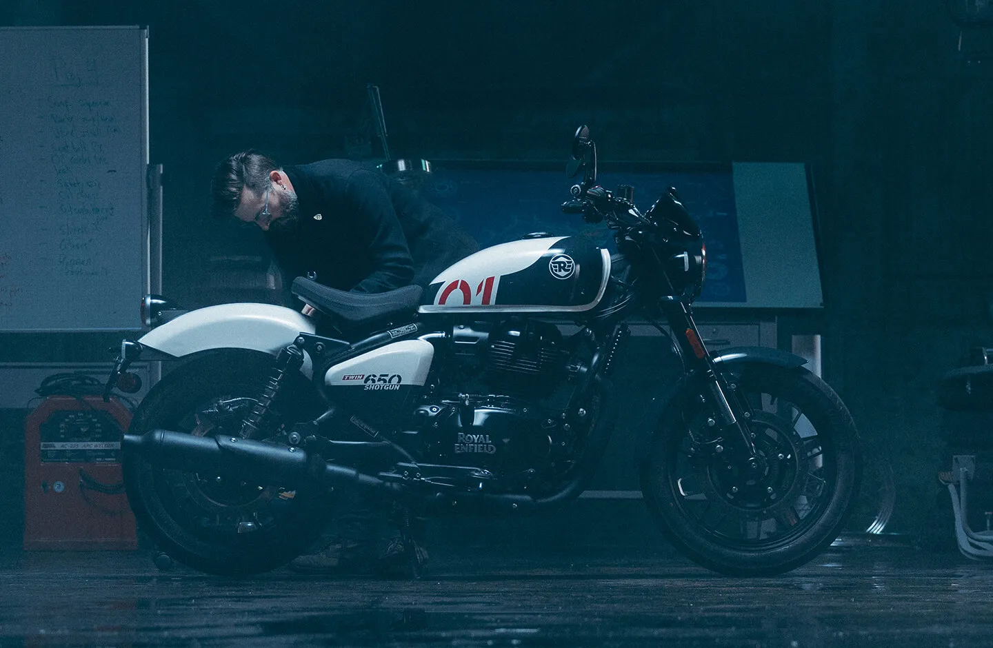Royal Enfield Shotgun 650 na cestě – fotografie 9