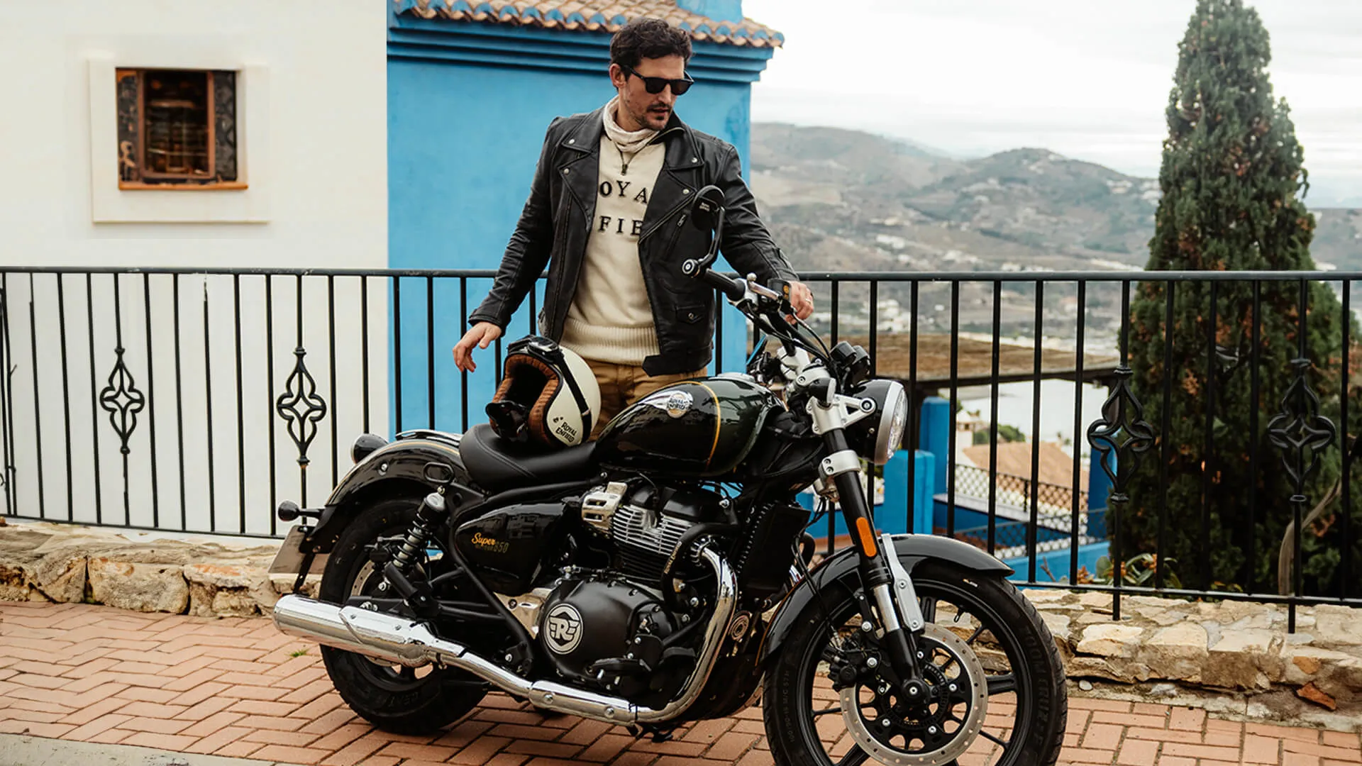 Royal Enfield Super Meteor 650 na cestě – fotografie 1