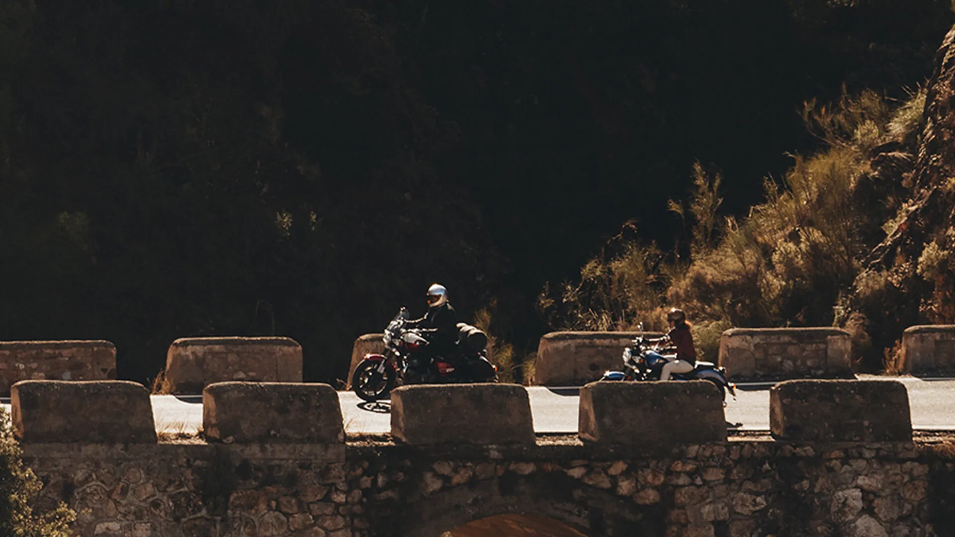 Royal Enfield Super Meteor 650 na cestě – fotografie 2