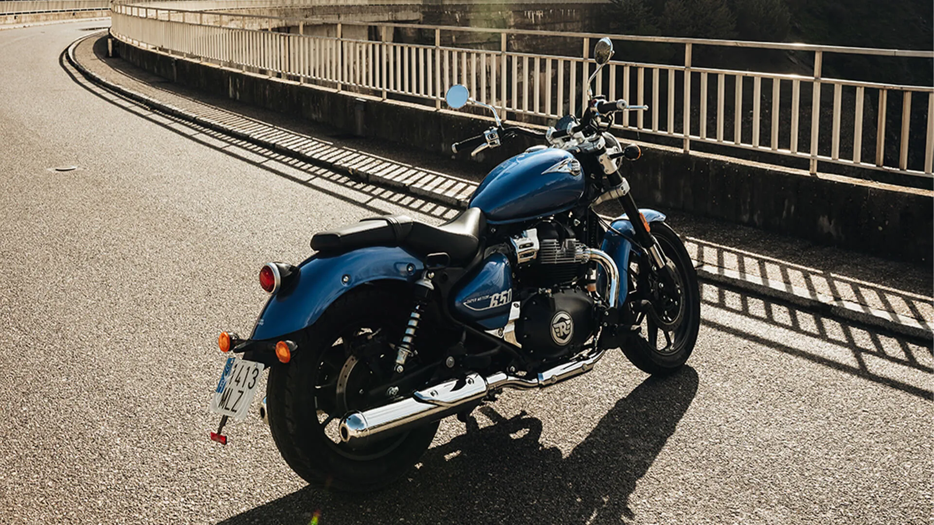 Royal Enfield Super Meteor 650 na cestě – fotografie 5